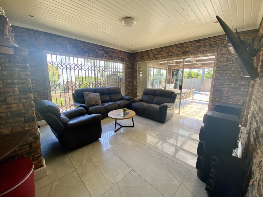 6 Bedroom Property for Sale in De Tijger Western Cape